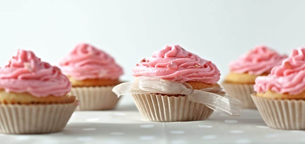 buttercream frosted mini cakes